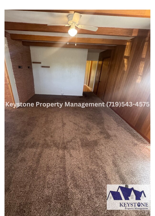 Building Photo - St. Charles Mesa! Spacious 4 Bedroom/1.5 B...