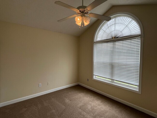 Building Photo - Very nice 4 bed/2 bath home in Raeford