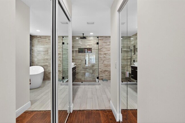 Building Photo - 1005 Cedar Falls Dr