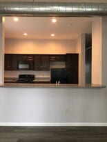 Building Photo - 437 W 6th St