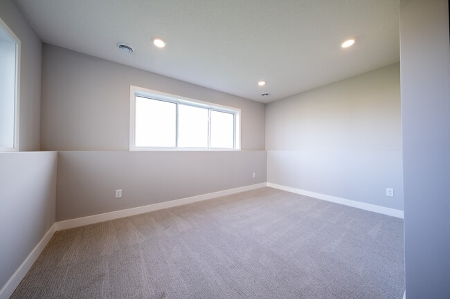 Building Photo - 14306 Acer Ave
