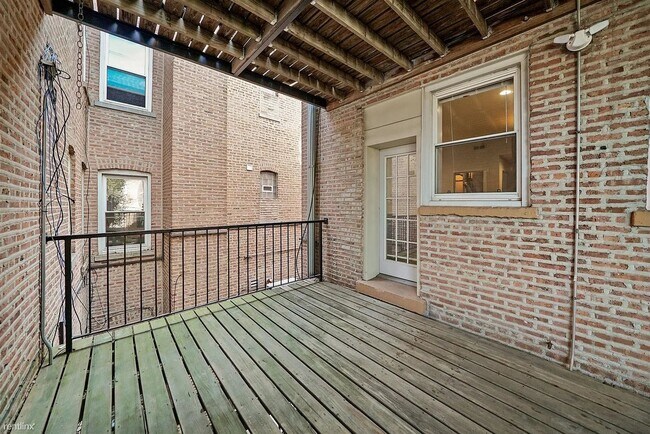 Building Photo - 2757 W Logan Blvd