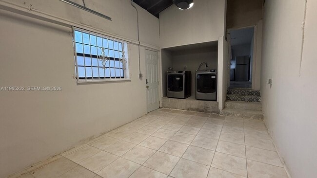 Building Photo - 4765 N Miami Ave