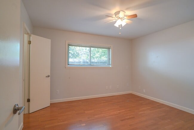 Building Photo - 7914 Braes Meadow Dr