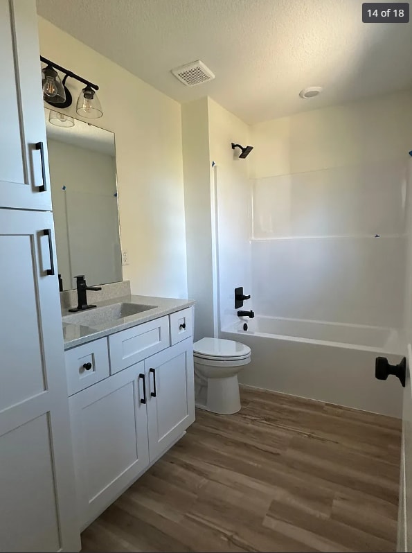 Building Photo - 11214 N Oak Trafficway