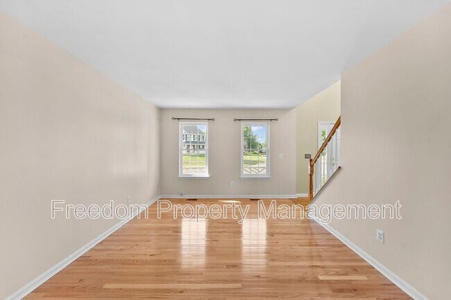 Building Photo - 9140 Worthington Dr
