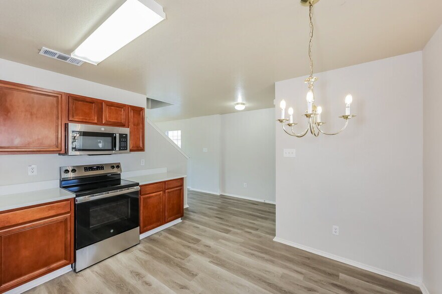 Building Photo - 7447 Pineberry Rd