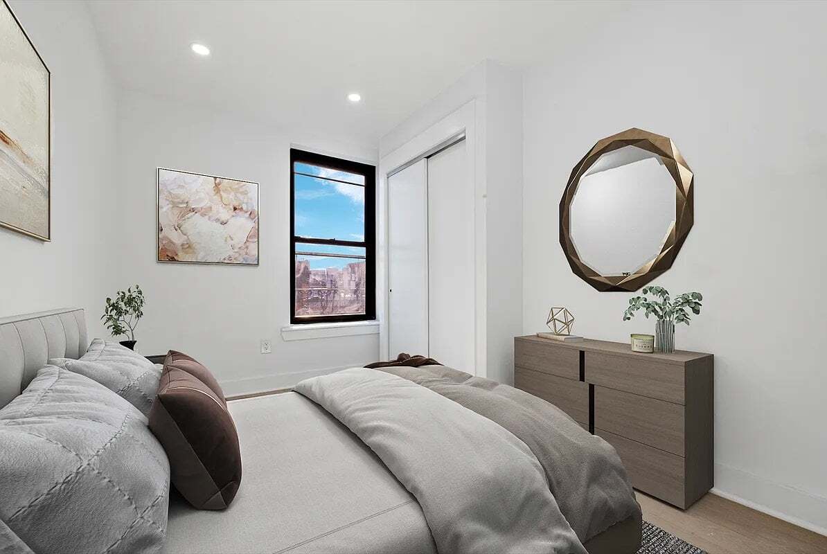 Building Photo - 165 First Avenue