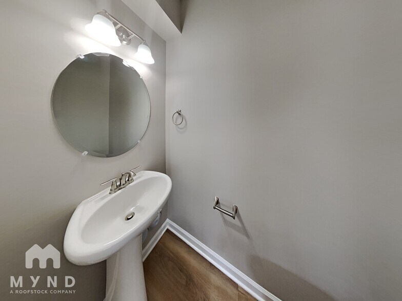 Building Photo - 1402 A Neely St