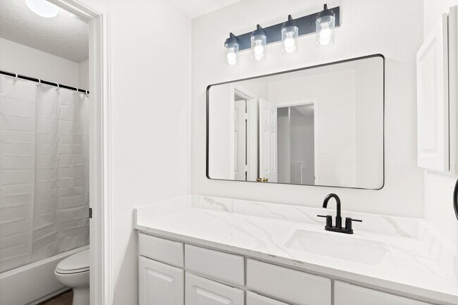 Building Photo - 2437 Aspen Dale Dr