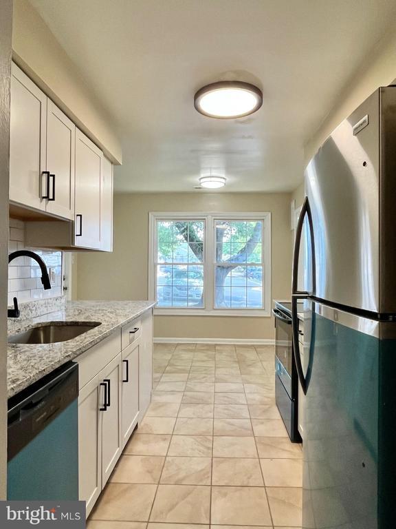 Building Photo - 7572 Belle Grae Dr