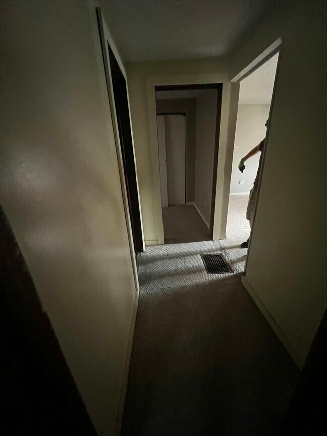 Building Photo - 403 E Division St