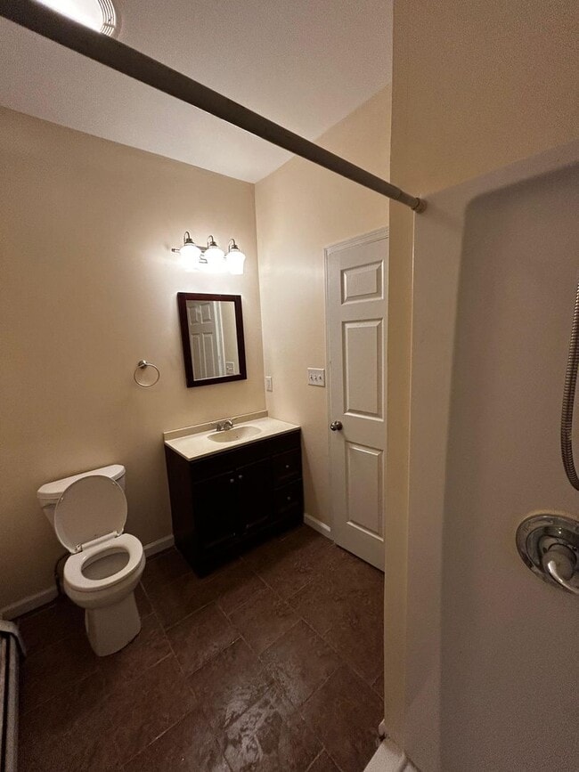 Building Photo - 1326 E Gibson St