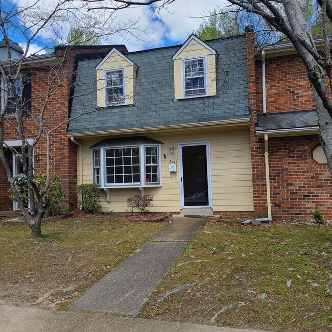 Building Photo - Incredible Townhouse in N Chesterfield!