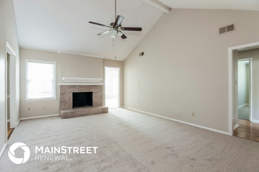 Building Photo - 6200 Sunstone Dr
