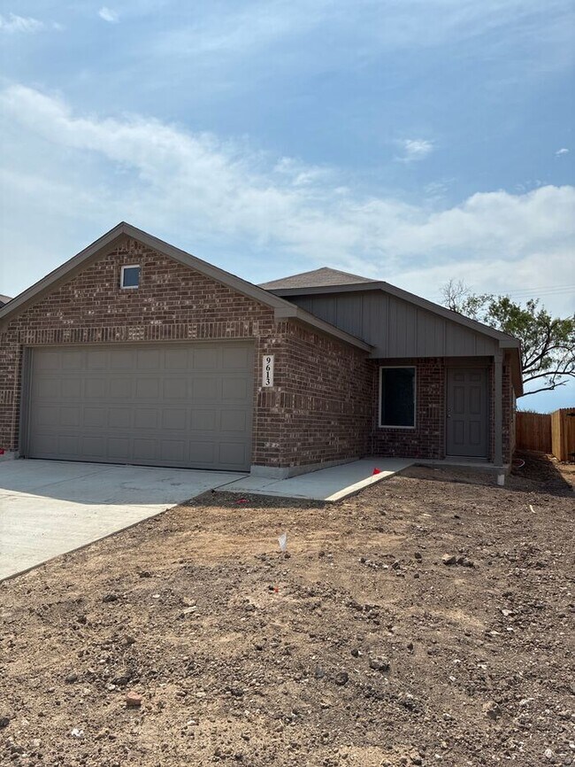 Building Photo - Charming 4 beds 2 baths in San Antonio!