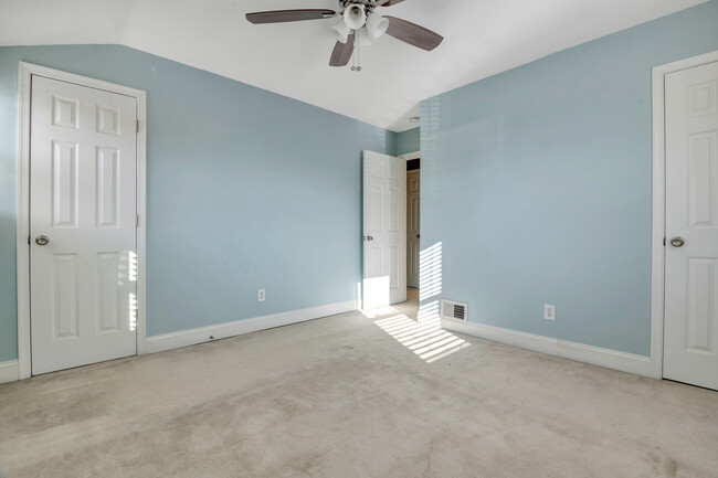 Building Photo - Charming 2 Bedroom Home in Washington DC Ã...