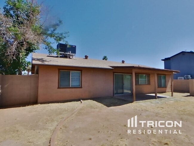 Building Photo - 3727 E Dahlia Dr