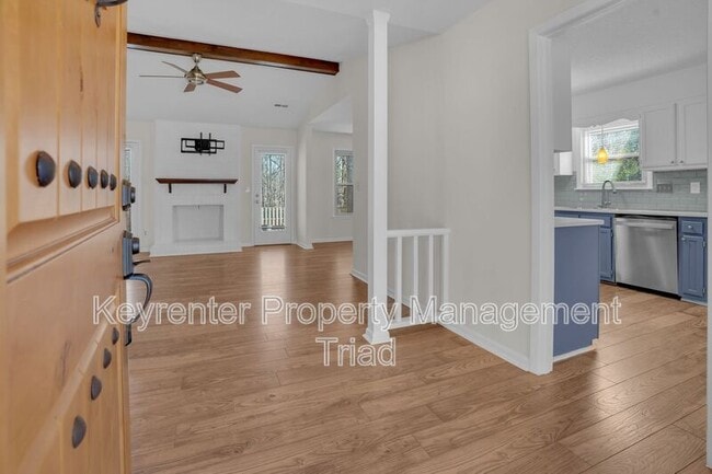 Building Photo - 5110 N Oaks Dr