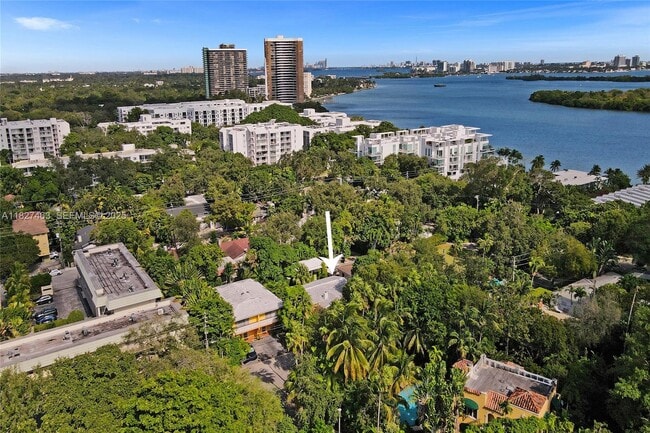 Building Photo - 669 NE 60th St