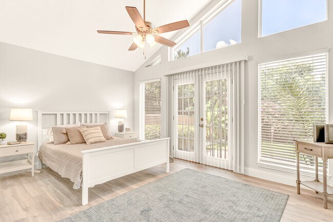 Building Photo - 5421 Blue Haven Dr