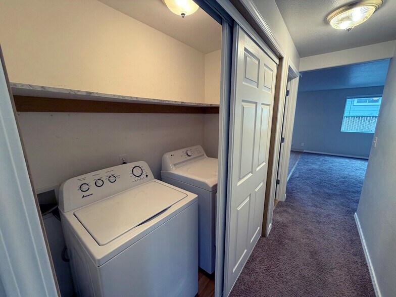 Building Photo - 1047 8th Ave