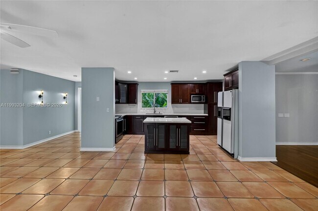 Building Photo - 6767 SW 154th St