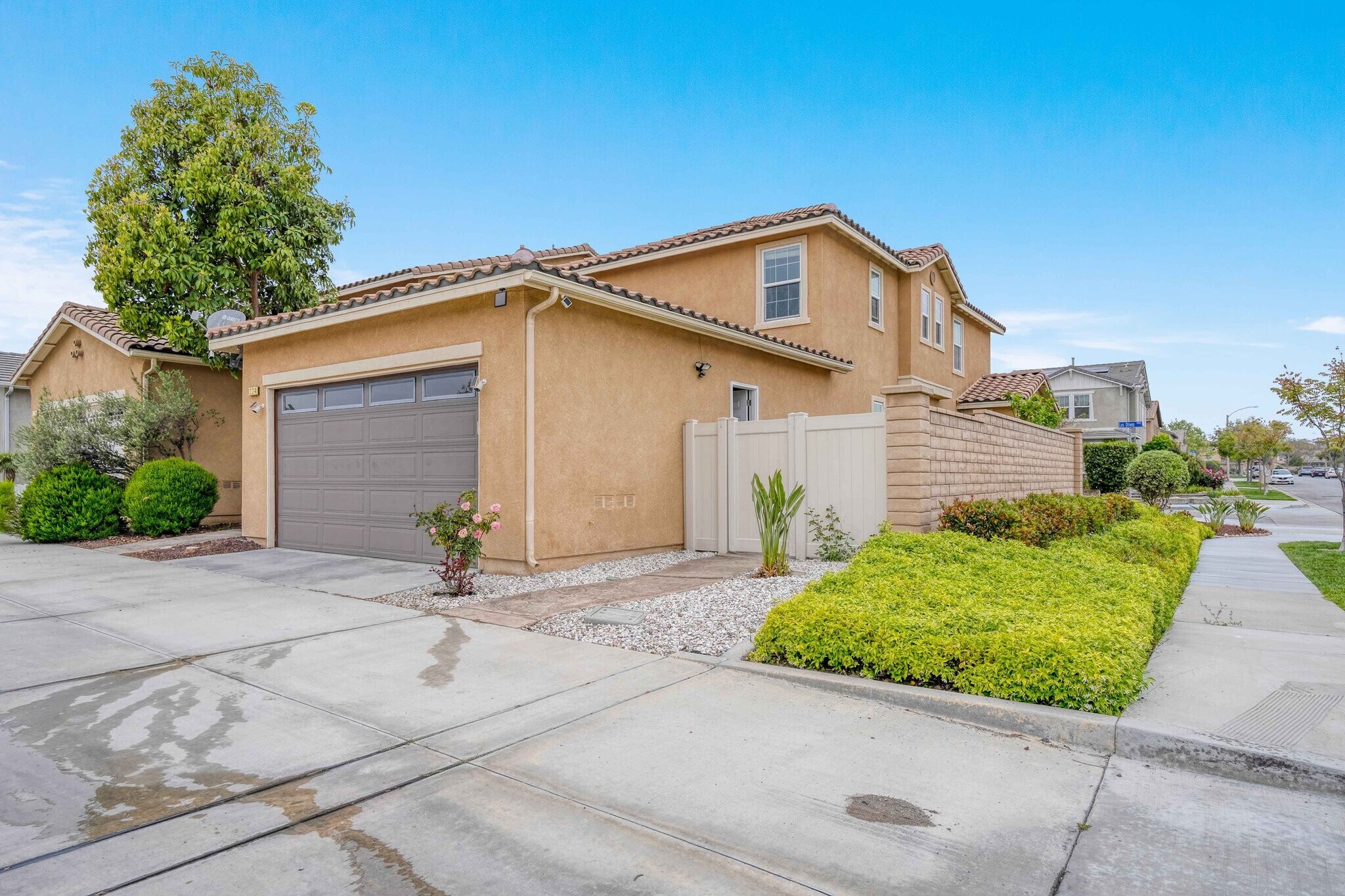 Building Photo - 1224 Los Olivos Street