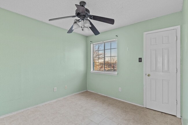 Building Photo - 2313 Garrett Dr