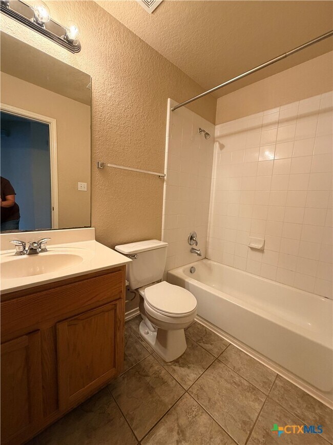 Building Photo - 249 Val Verde Dr