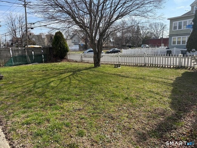 Building Photo - 524 Beechmont Ave