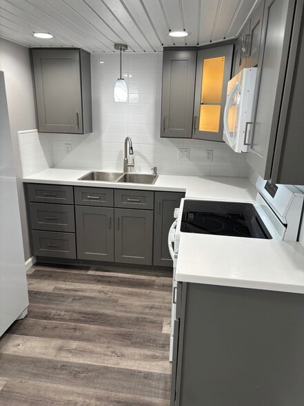 Building Photo - 15 N Wickliffe Cir
