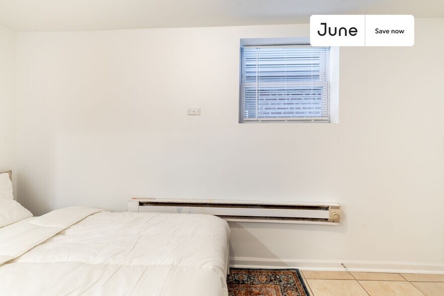 Building Photo - 1841 N Mozart St