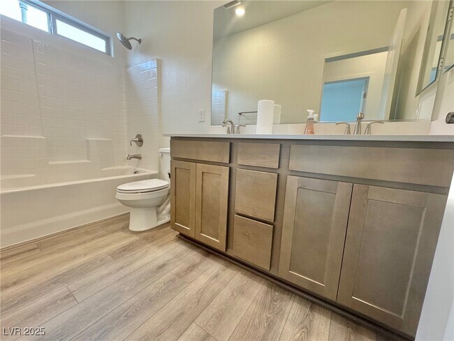 Building Photo - 1548 Little Penguin St