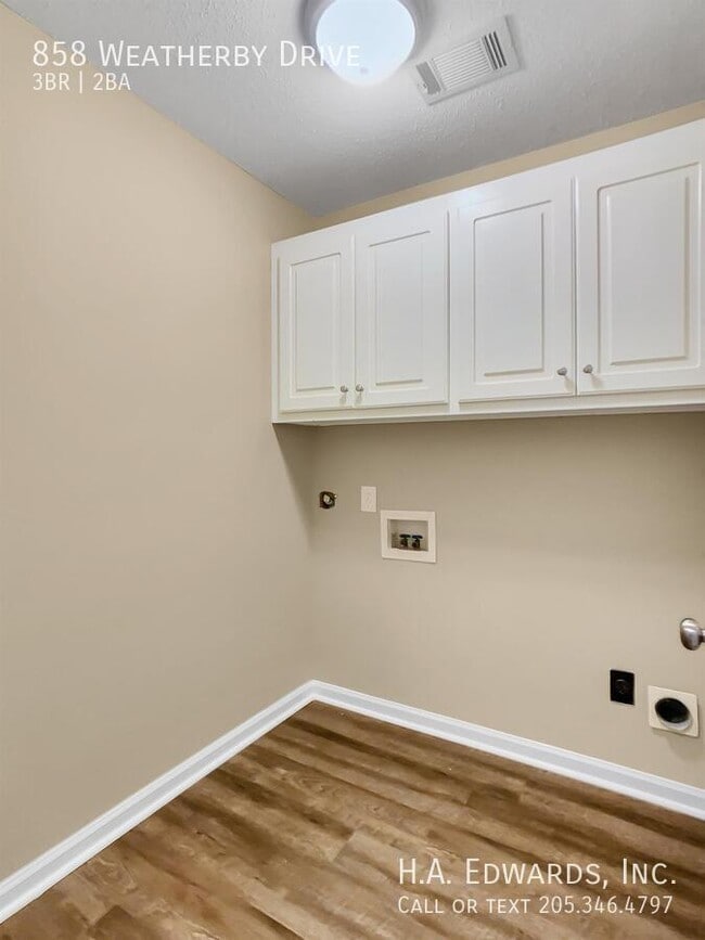 Building Photo - 858 Weatherby Dr
