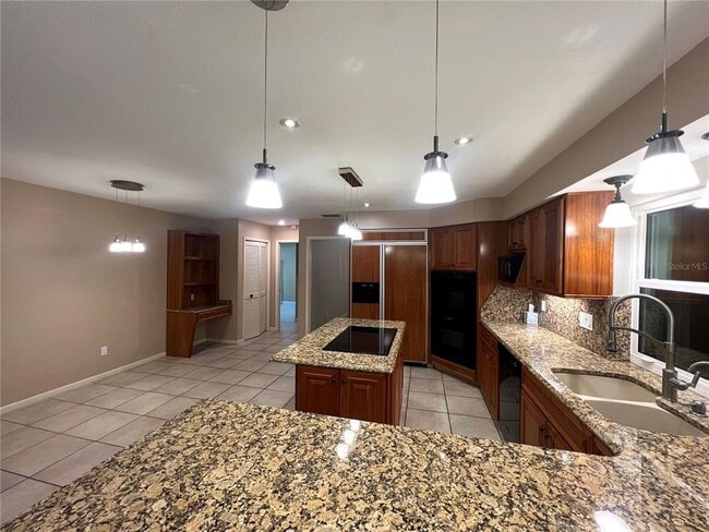 Building Photo - 2715 Montague Ct E