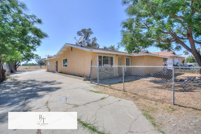Building Photo - Spacious 4-Bedroom Home on Nearly 1 Acre –...