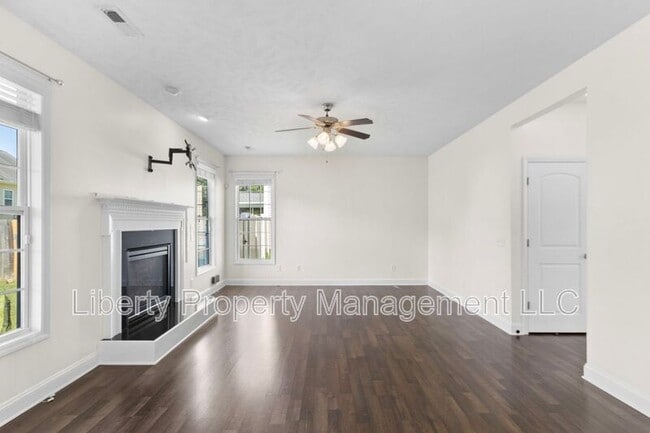 Building Photo - 146 Trenton Pl
