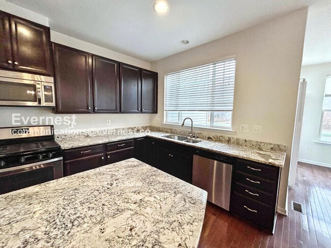 Building Photo - 43 Shepherds Hook Way