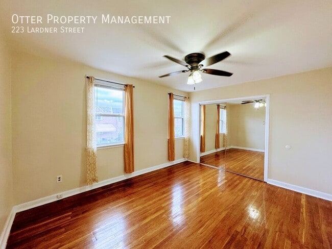 Building Photo - 223 Lardner St