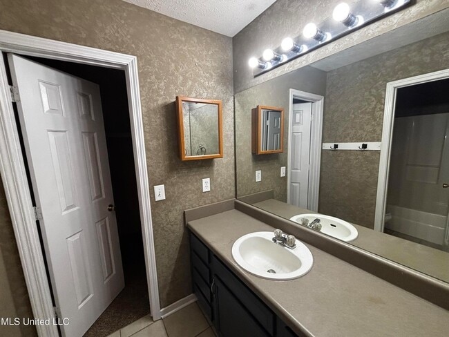 Building Photo - 4417 Blake Cir