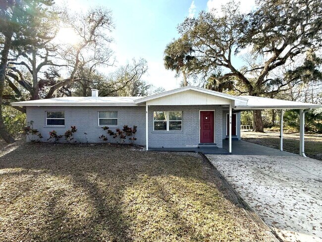 Primary Photo - Large workshop available with home!