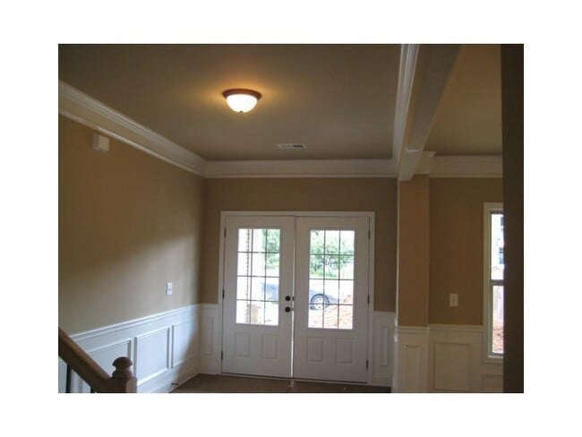 Building Photo - 3095 Carrick Rd