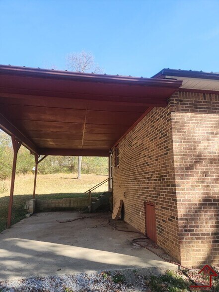 Building Photo - 759 Robinson Rd