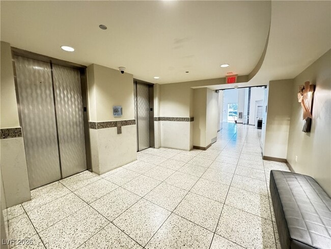 Building Photo - 200 Hoover Ave