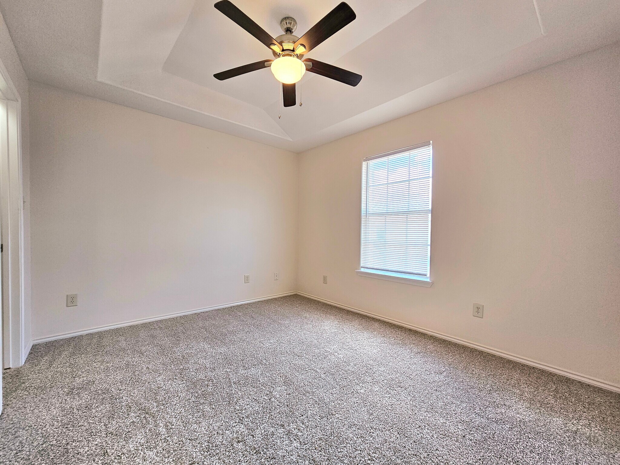 Building Photo - 813 W Arroyo Park Ln