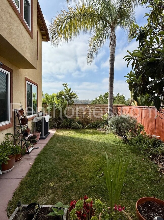 Building Photo - 12565 Carmel Canyon Rd