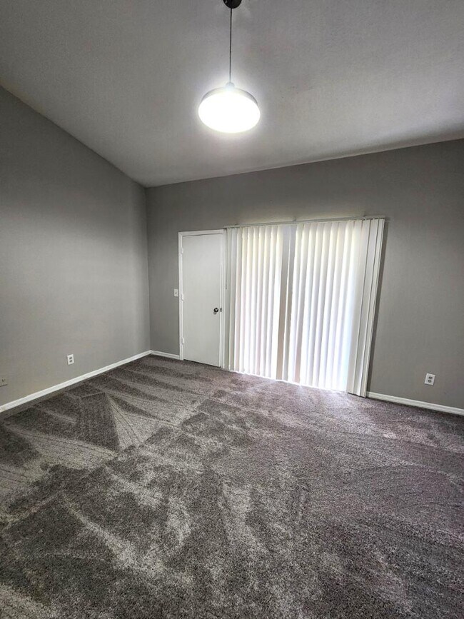 Building Photo - 103 Booth Ln
