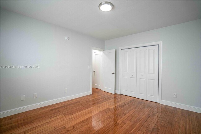 Building Photo - 7325 Carlyle Ave