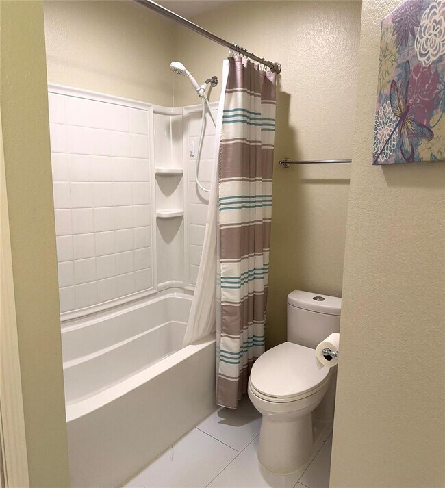 Building Photo - $500 off first months rent with Move in by...